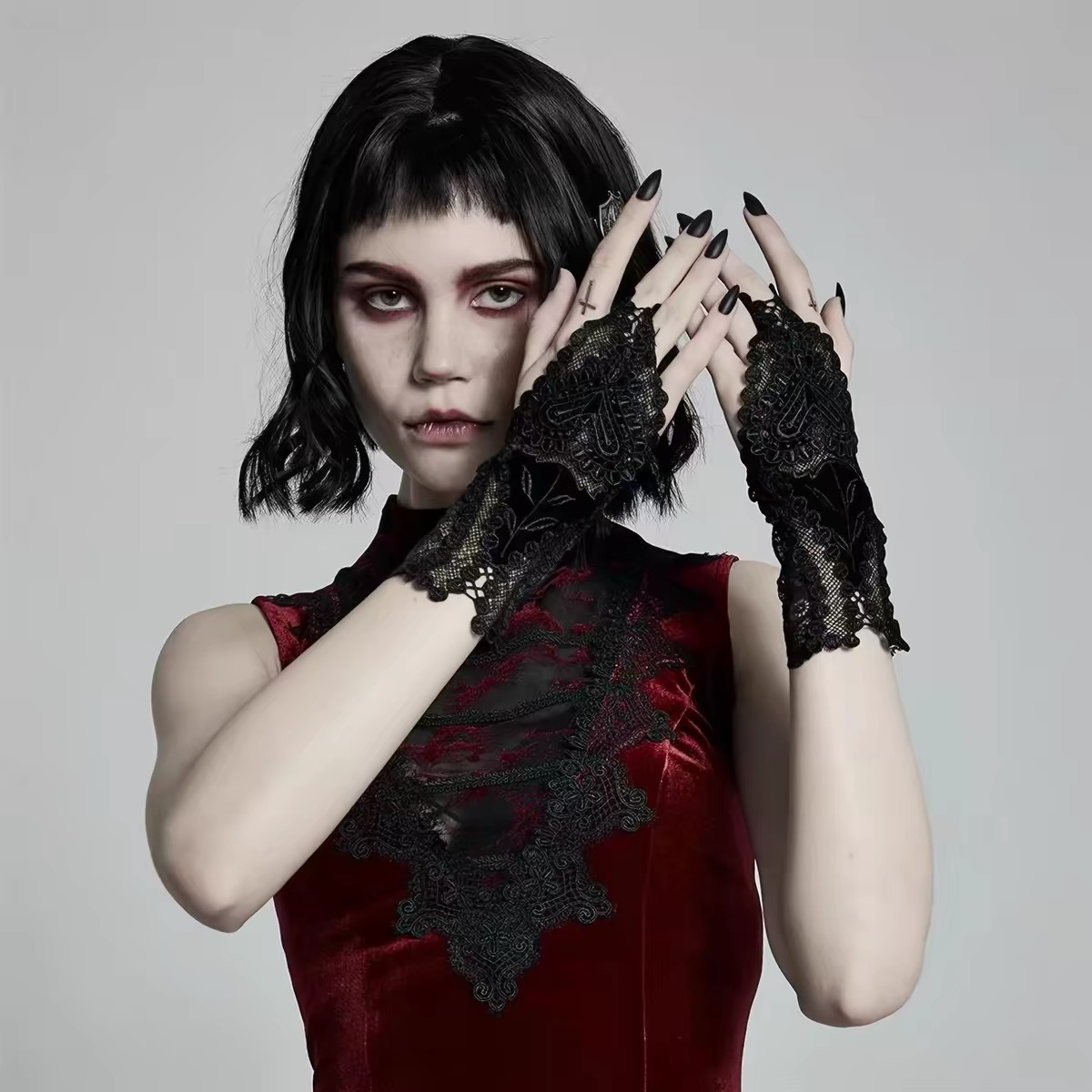 Gothic Gloves 🦇
