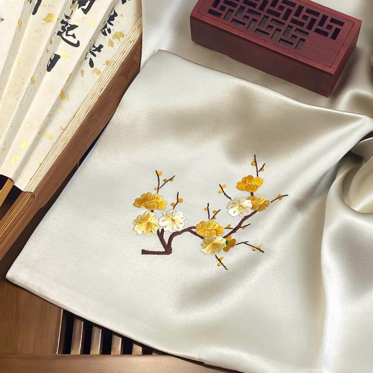 Silk Handkerchiefs 🦢