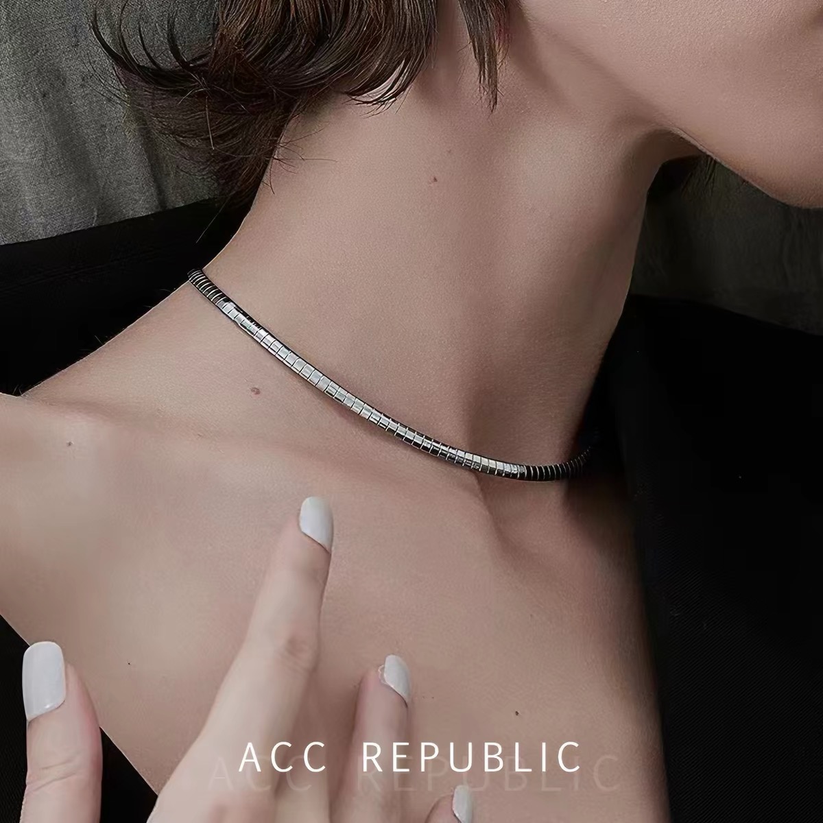 Minimalist Collar Chains 🩶
