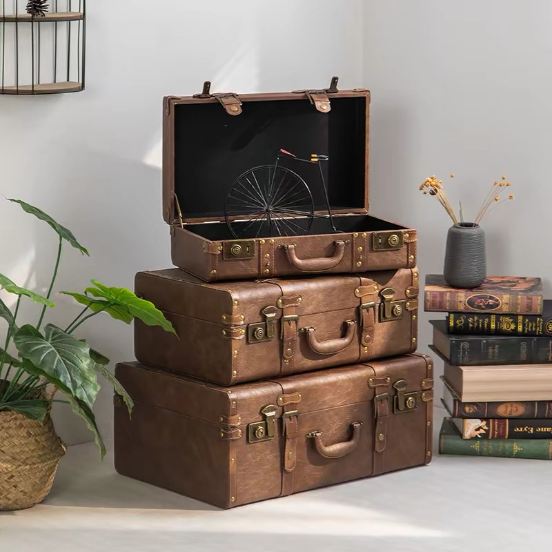 Vintage Suitcases 🗝️