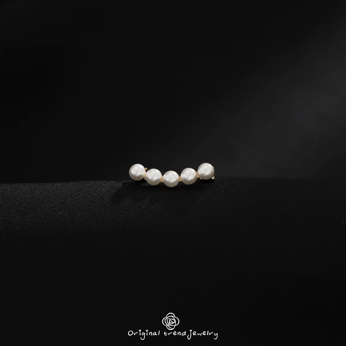 Minimalist Collar Pins 🩶