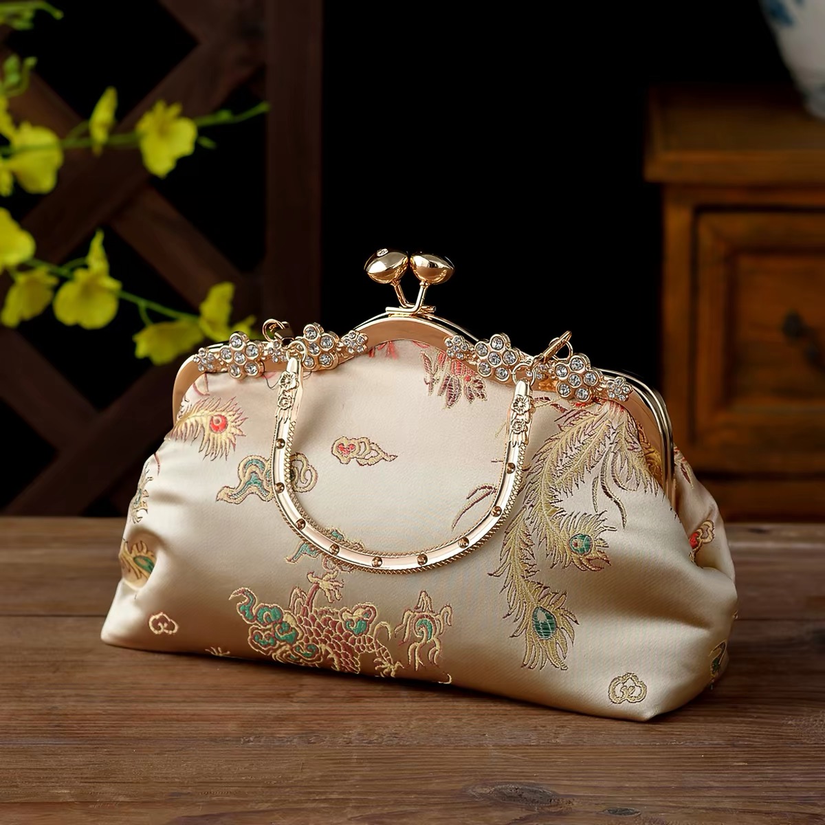 Embroidered Bags 🪡