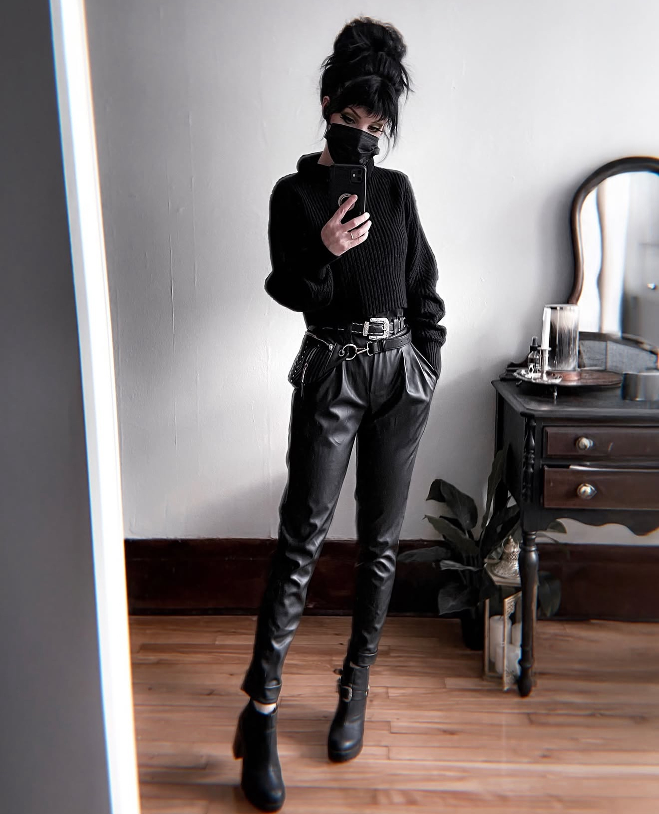 Corp Goth ⚫