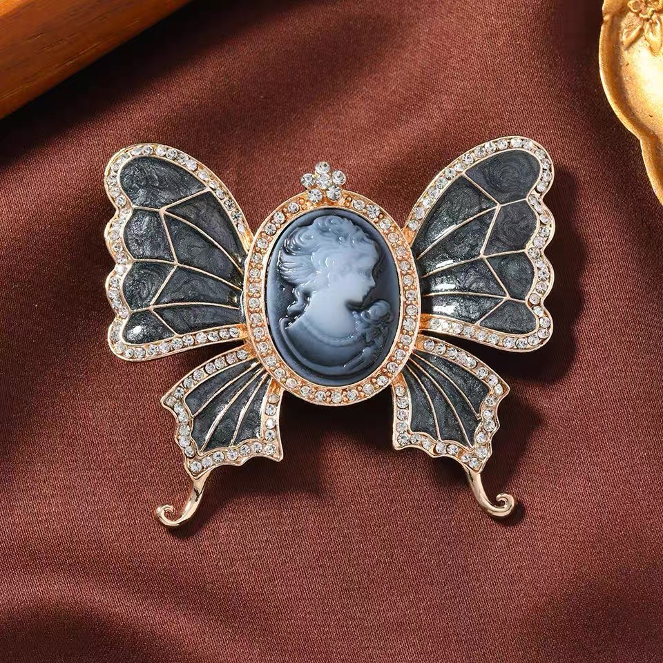 Victorian Collar Pins 🥀