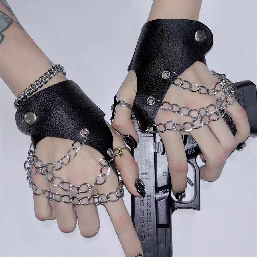 Punk Gloves 🧷
