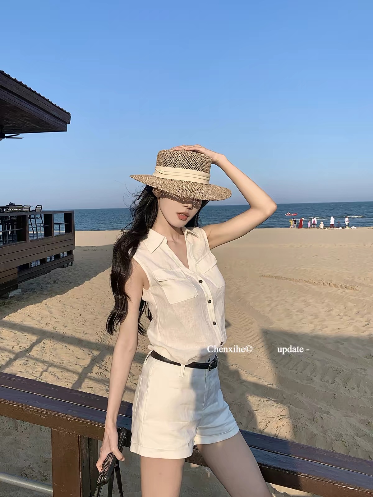 Sleeveless shirts ☀️